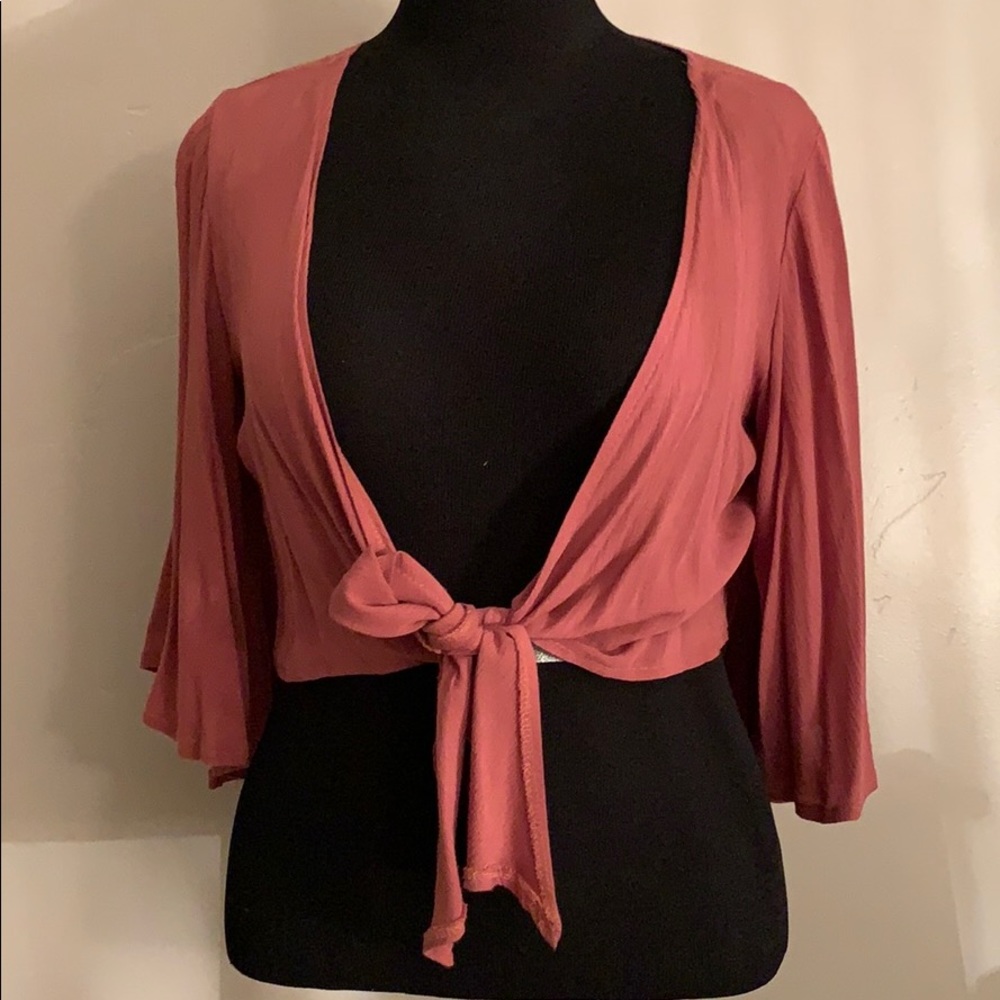 Quarter sleeve tie up cardigan